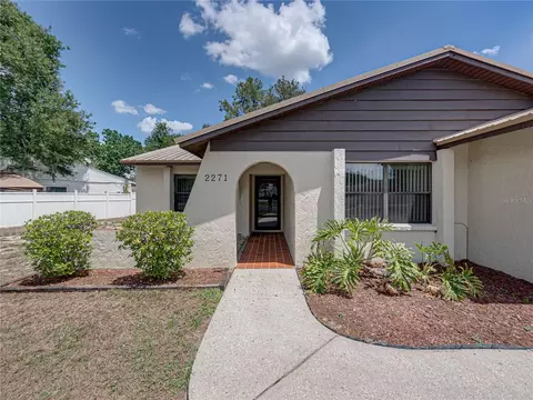 2271 Crystal Grove Ln, Lakeland, FL 33801