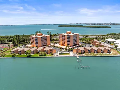 7432 Sunshine Skyway Ln S #402, Saint Petersburg, FL 33711