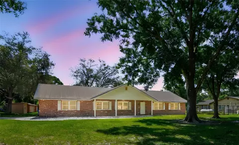 17801 Simmons Rd, Lutz, FL 33548