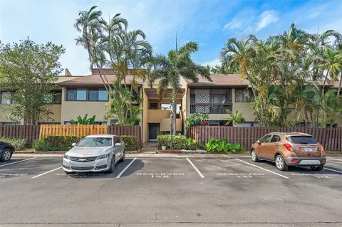 775 N Village Dr N #106, Saint Petersburg, FL 33716