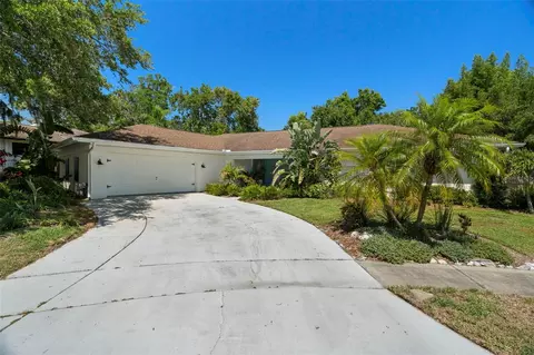 60 Lakeview Ct, Palm Harbor, FL 34683