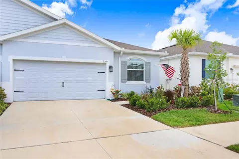 3719 Stormy Thistle Pl, Plant City, FL 33565