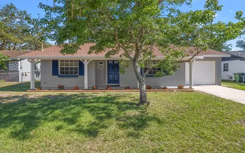 2613 E 113th Ave, Tampa, FL 33612