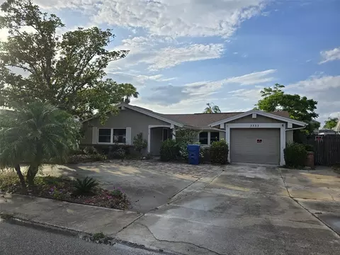 3333 Honeymoon Ln, Holiday, FL 34691