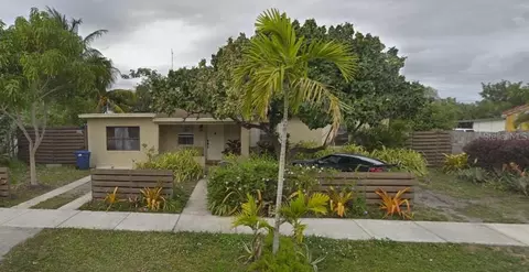 365 NW 188th St, Miami, FL 33169