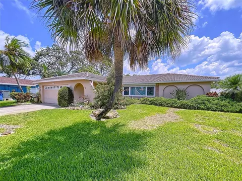 9631 Oak St NE, Saint Petersburg, FL 33702