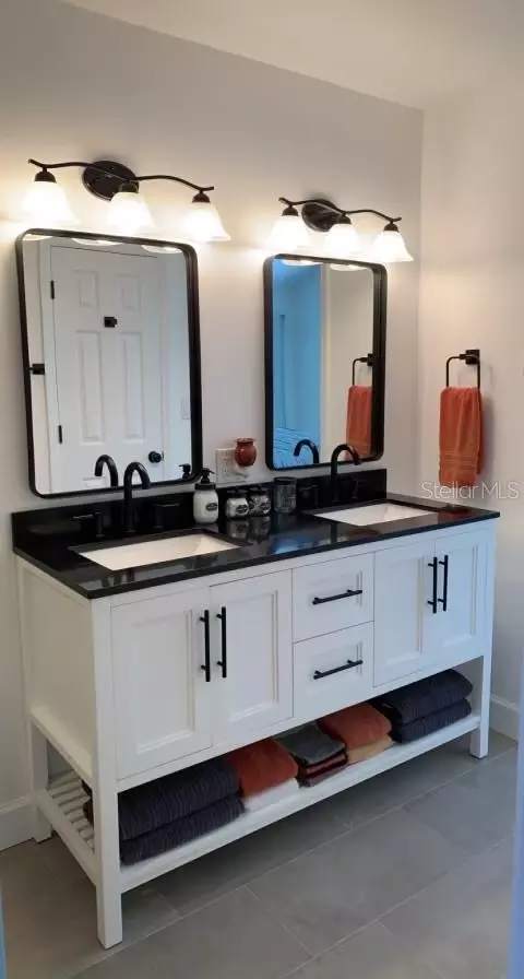 Bath - 7152 Sandy Ln, Wesley Chapel, FL 33544 photo 4 of 8