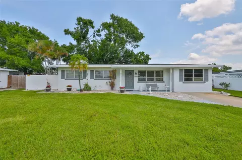 513 Fairhope Dr, Apollo Beach, FL 33572