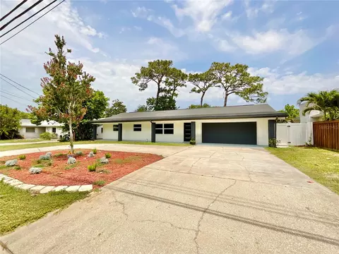 1290 Michigan Blvd, Dunedin, FL 34698