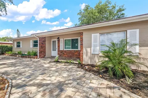 9810 N 53rd St, Temple Terrace, FL 33617