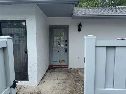 1371 Pine Ridge Cir E #B8, Tarpon Springs, FL 34688