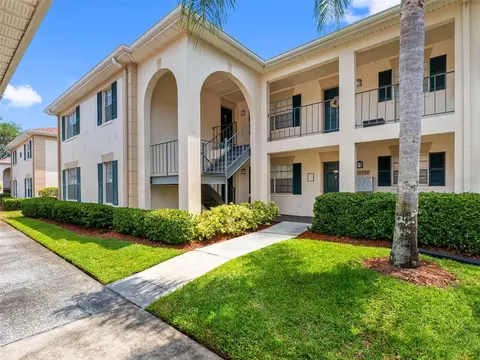 10356 Carrollwood Ln #204, Tampa, FL 33618