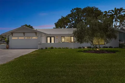 2084 Massachusetts Ave NE, Saint Petersburg, FL 33703