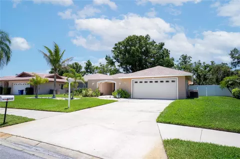 8060 Canterbury Cir, Seminole, FL 33777