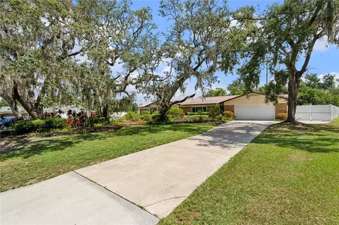 708 Westwood Cir, Brandon, FL 33511