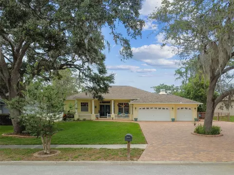 10306 Shalimar Wood Dr, Thonotosassa, FL 33592