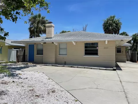 3207 S De Bazan Ave, Saint Pete Beach, FL 33706