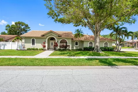 12470 93rd St, Largo, FL 33773