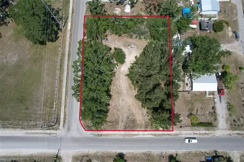 413 Railroad St, Wimauma, FL 33598