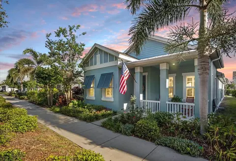 610 Winterside Dr, Apollo Beach, FL 33572