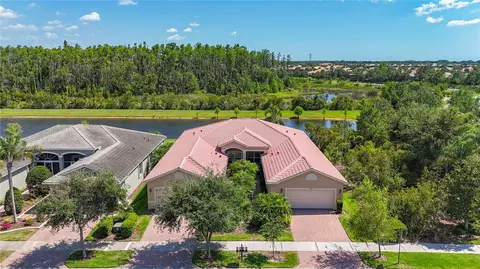 15860 Aurora Lake Cir, Wimauma, FL 33598