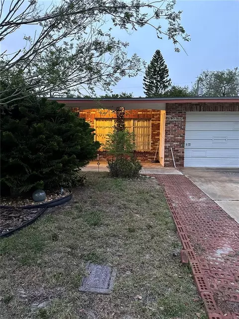 1323 Hawaii Ave, Palm Harbor, FL 34683