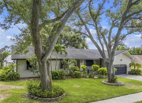 7461 Pescador Pl, Seminole, FL 33772