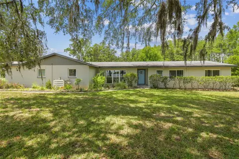 2205 Henley Rd, Lutz, FL 33558