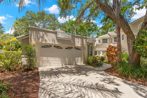 5102 White Pine Cir NE, Saint Petersburg, FL 33703