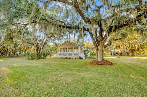 10533 Lithia Pinecrest Rd, Lithia, FL 33547
