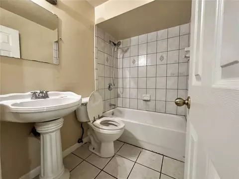 Bath - 3419 Pearson Rd, Valrico, FL 33596 photo 1 of 3