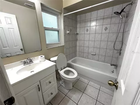 Bath - 3419 Pearson Rd, Valrico, FL 33596 photo 2 of 3