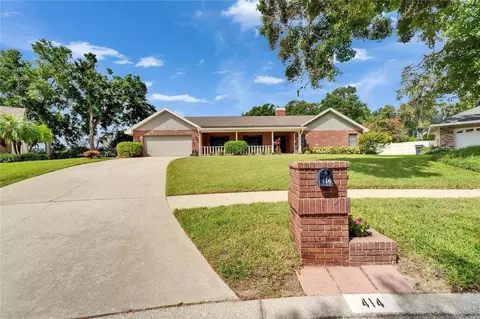 414 Summit Chase Dr, Valrico, FL 33594