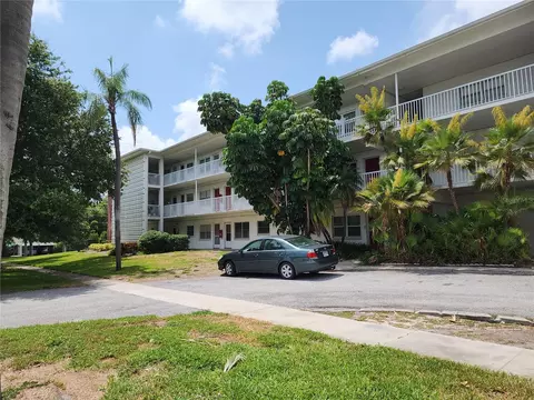 5155 9th Ave N #206 B, Saint Petersburg, FL 33710