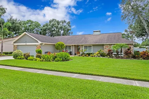 13810 Lake Village Pl, Tampa, FL 33618