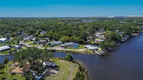 8607 Parkway Cir, Riverview, FL 33569