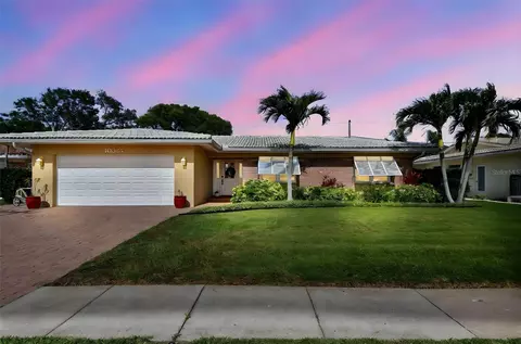 10387 Majestic Dr, Largo, FL 33774
