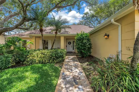 8127 Siquita Dr NE, Saint Petersburg, FL 33702