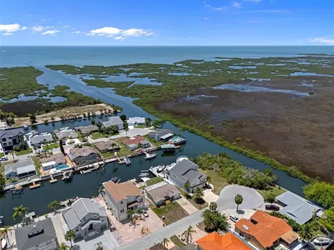 15713 Century Dr, Hudson, FL 34667