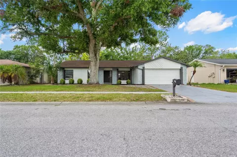 4706 Fox Hunt Dr, Tampa, FL 33624