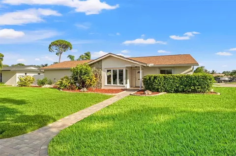 2006 Tanglewood Dr NE, Saint Petersburg, FL 33702