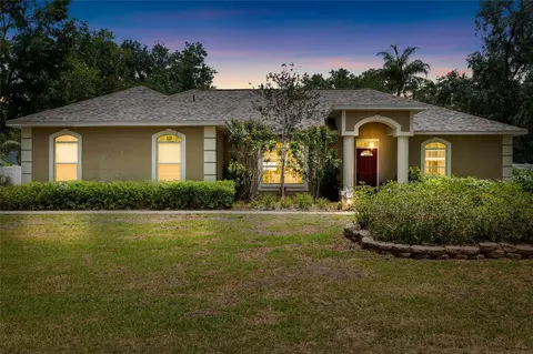 12436 Oak St, San Antonio, FL 33576