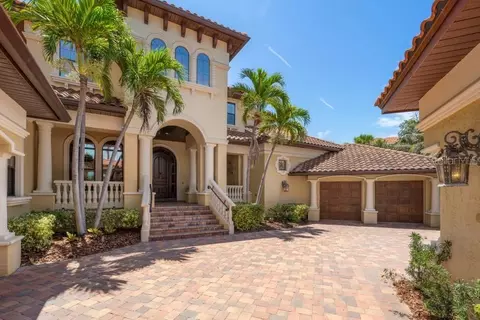 841 Ponce De Leon Dr, Saint Petersburg, FL 33715