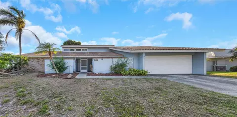 605 Citrus Ct, Largo, FL 33770