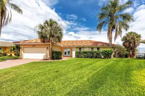 2096 Massachusetts Ave NE, Saint Petersburg, FL 33703