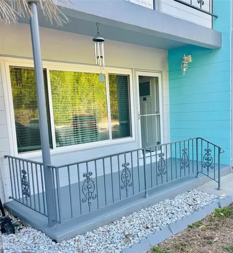 4020 55th St N #1106, Kenneth City, FL 33709
