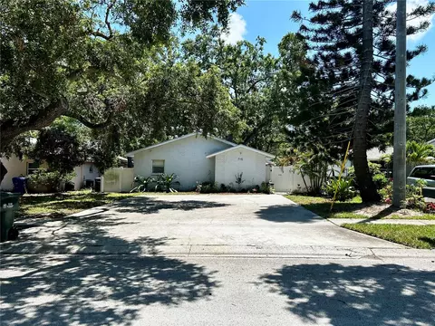 715 2nd Ave NE, Largo, FL 33770