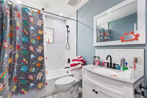 Bath - 6645 Freeport Dr, Spring Hill, FL 34608 photo 2 of 2