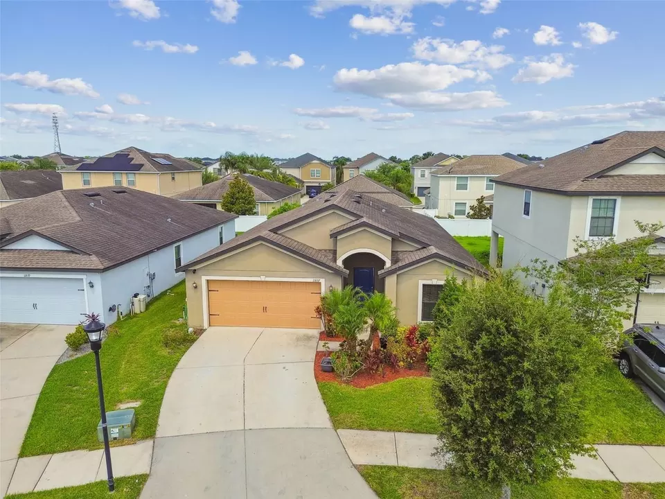 View/Area - 11837 Thicket Wood Dr, Riverview, FL 33579 photo 2 of 31