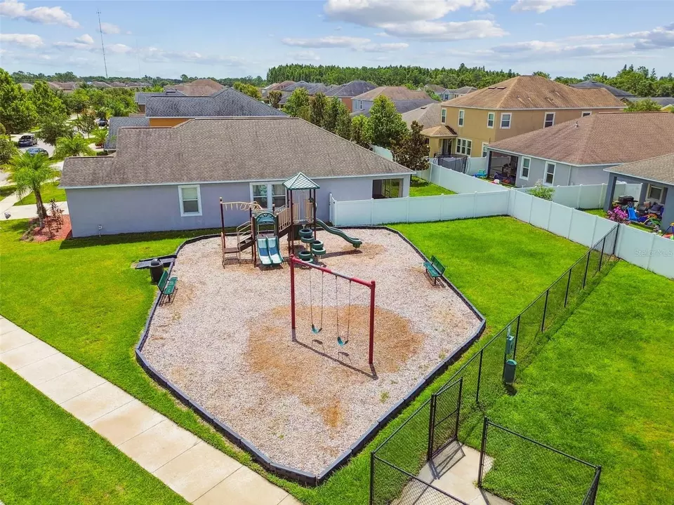 View/Area - 11837 Thicket Wood Dr, Riverview, FL 33579 photo 5 of 31